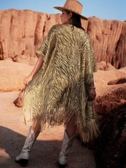 Zebra Striped Fringe Hem Kimono -Shein Clothing Store 1679285346c4c72bcab1a22e2ba5a1d3b361a18828 thumbnail 405x552